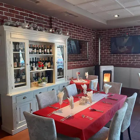 Snow Peak Todorka /next To The Lift/ 6 Persons דירה